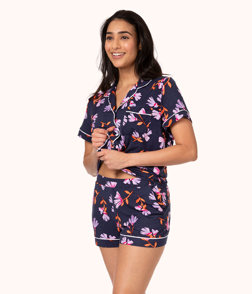 The All-Day Lounge Short - Print: Navy Daisy