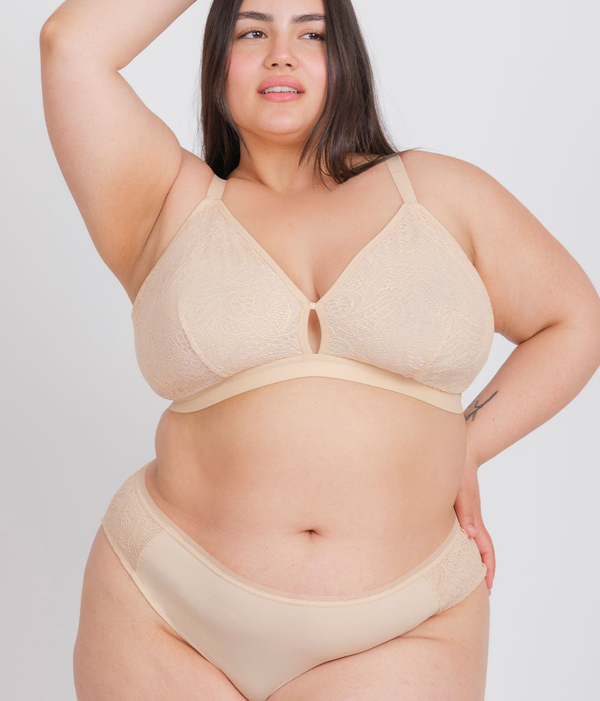 The Palm Lace Busty Bra: Toasted Almond