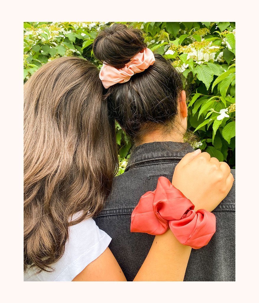 The Jumbo Scrunchie: Petal Pink/Picante